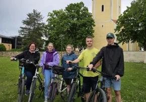 Ulrike Fenster, Emma Meseck, Emma Richter, Willi Kaiser und Daniel Handschack freuen sich auf eine erlebnisreiche Fahrradfreizeit. | Foto: S. Bugai