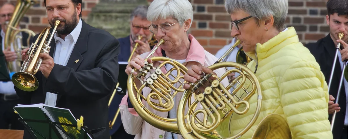 Der Kreisposaunenchor wird am 01. September in Schlieben zu hören sein.